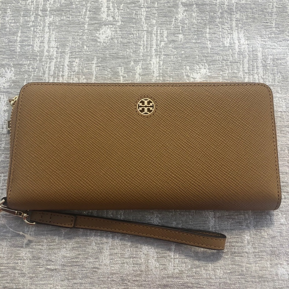 NWT Tory Burch Tan Wristlet